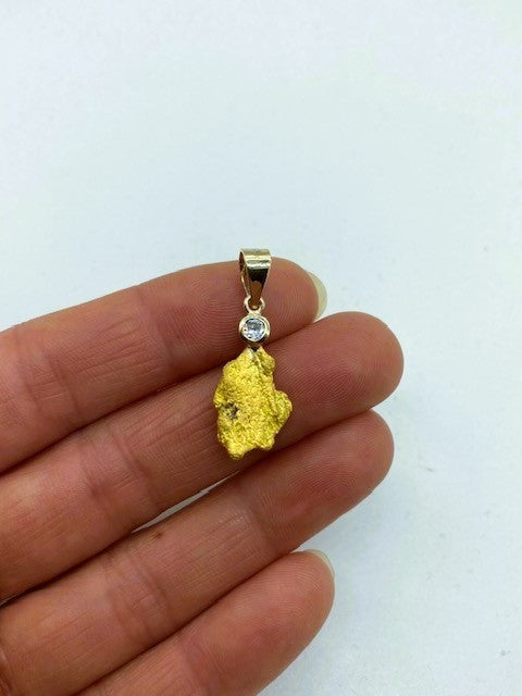 Natural Gold Nugget and 12pt Diamond pendant