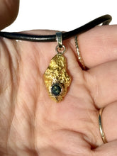 Load image into Gallery viewer, Natural Gold Nugget and Parti Sapphire Pendant