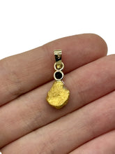 Load image into Gallery viewer, Natural Gold Nugget and Parti Sapphire Pendant