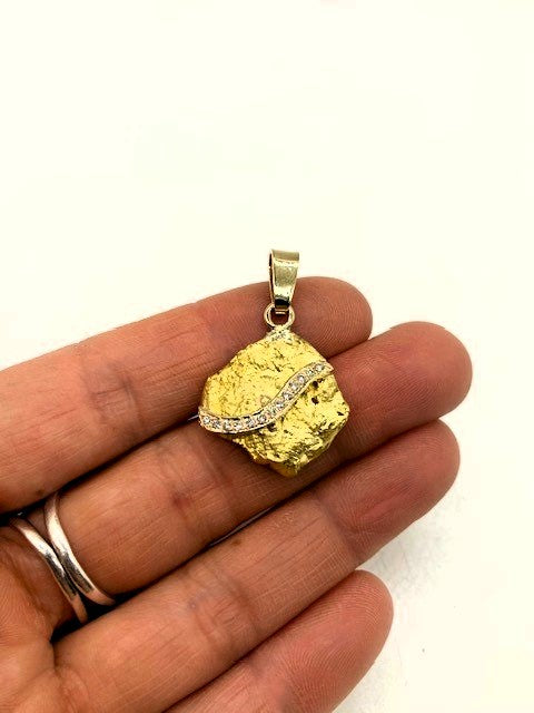 Natural Gold Nugget w 13 Natural Diamonds Scroll