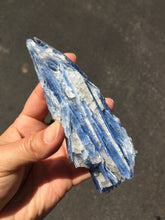 Load image into Gallery viewer, Kyanite Brazil
